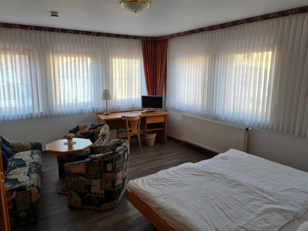 Pension Jung, Baeckerei-Konditorei & Cafe Рула Экстерьер фото